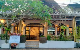 Friends Café & Bistro: The Most Comfortable Café Experience in Ubud, Bali