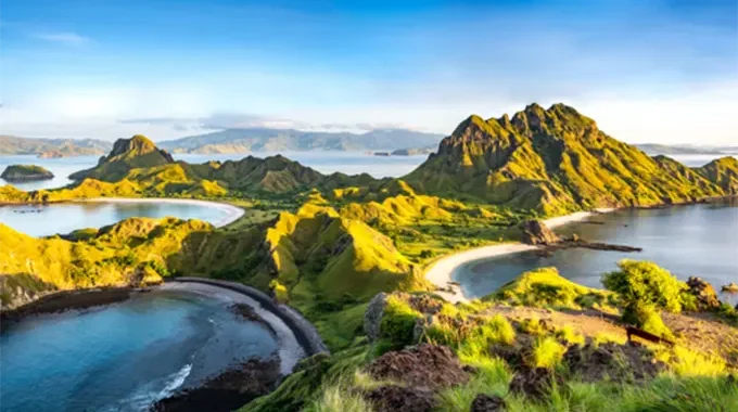 Exploring Komodo in Style: From Tour Packages to Private Phinisi Charters